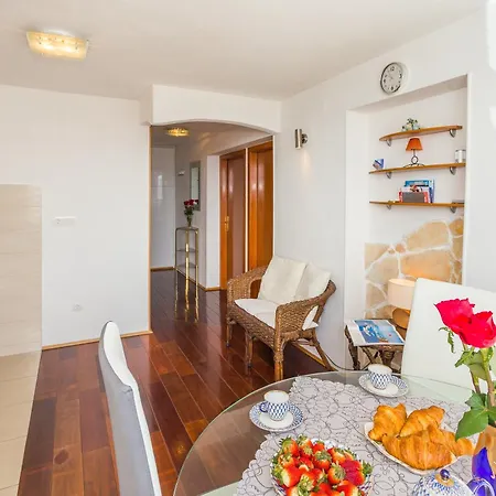 Beach Split Apartments Apartman *
