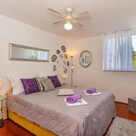 Apartment Beach Split Apartments *