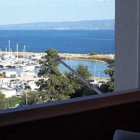 Beach Split Apartments *