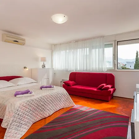 Beach Split Apartments *